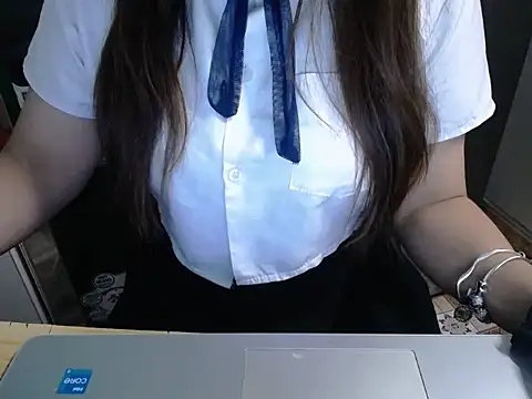 Snapshot of maian_love chatting on 05/06/26, 07:41 maian love online show from 05/06/26, 07:41