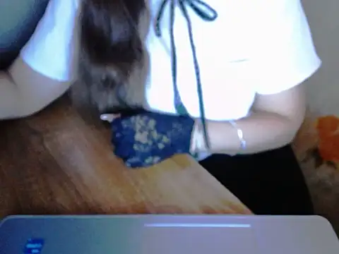 Snapshot of maian_love chatting on 05/19/26, 06:03 maian love online show from 05/19/26, 06:03