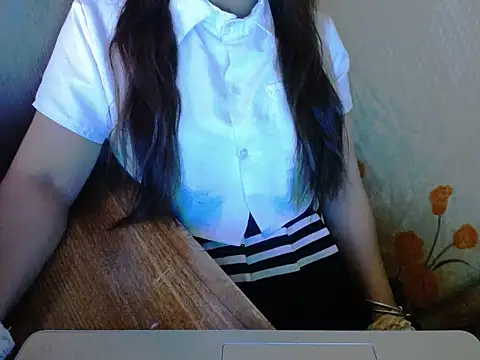 Snapshot of maian_love chatting on 06/13/26, 07:01 maian love online show from 06/13/26, 07:01