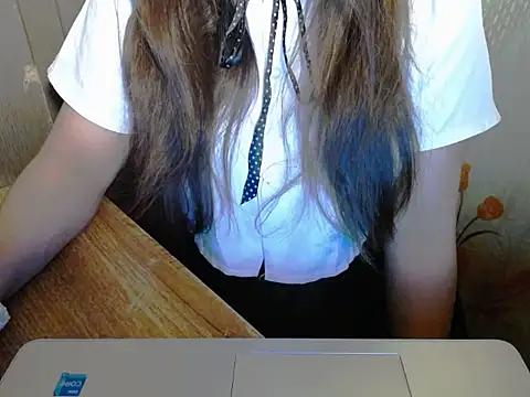Snapshot of maian_love chatting on 06/18/26, 08:24 maian love online show from 06/18/26, 08:24