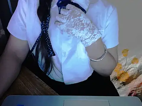 Snapshot of maian_love chatting on 07/15/26, 06:57 maian love online show from 07/15/26, 06:57