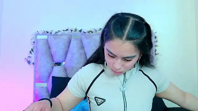 iris and damian online show from 04/08/26, 05:24