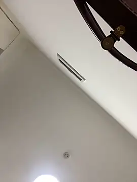 yaqing666 online show from 12/22/25, 02:36