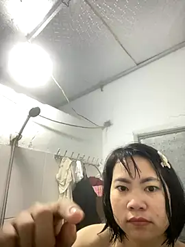 Chew candy online show from 12/04/25, 03:32