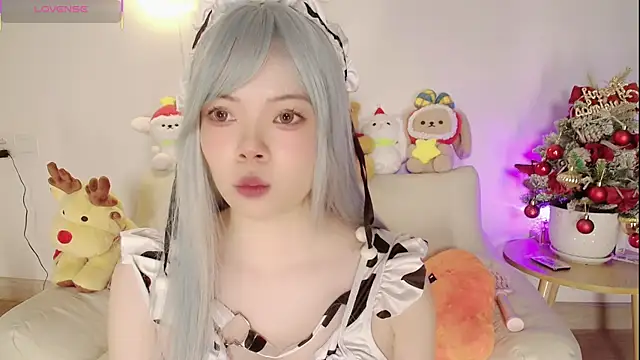 Snapshot of Miyeoonn chatting on 12/17/25, 03:07 Miyeoonn online show from 12/17/25, 03:07