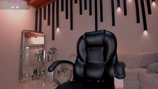 Snapshot of ChloeManson chatting on 02/05/25, 08:46 ChloeManson online show from 02/05/25, 08:46