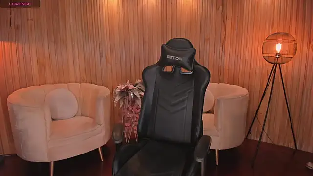 Snapshot of ChloeManson chatting on 02/10/25, 09:15 ChloeManson online show from 02/10/25, 09:15