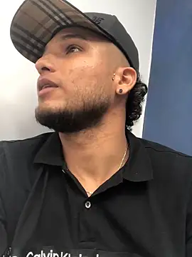 modeloxtz online show from 02/12/26, 03:18