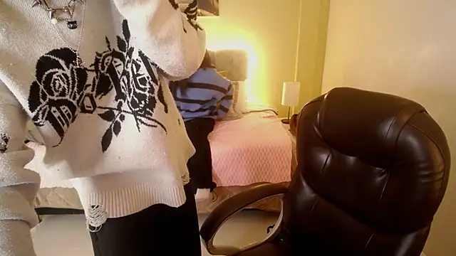 Eros Nyx  online show from 12/16/25, 03:33