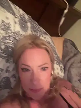 Snapshot of sinfulsara chatting on 12/05/25, 06:11 sinfulsara online show from 12/05/25, 06:11