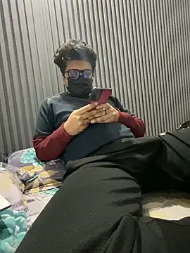 Snapshot of Shanky_HD chatting on 12/20/25, 02:40 Shanky HD online show from 12/20/25, 02:40