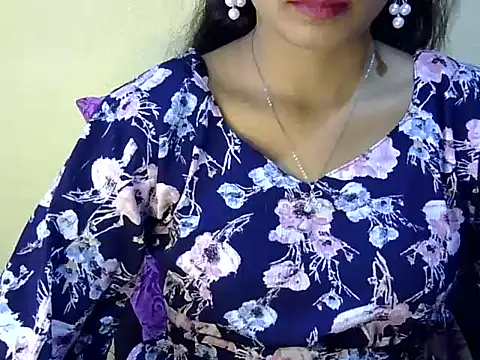 Snapshot of Shab_M chatting on 05/16/26, 06:21 Shab M online show from 05/16/26, 06:21