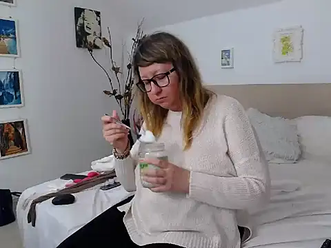 Snapshot of OlgaPavlova chatting on 04/23/26, 11:31 OlgaPavlova online show from 04/23/26, 11:31
