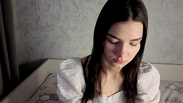 Laura Sunday online show from 03/18/26, 12:30