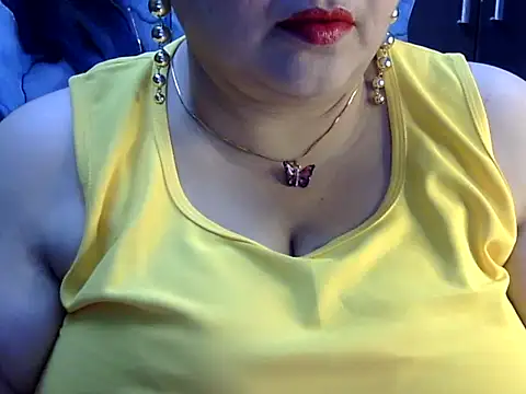 Snapshot of Soniya_Sha chatting on 08/06/26, 02:08 Soniya Sha online show from 08/06/26, 02:08