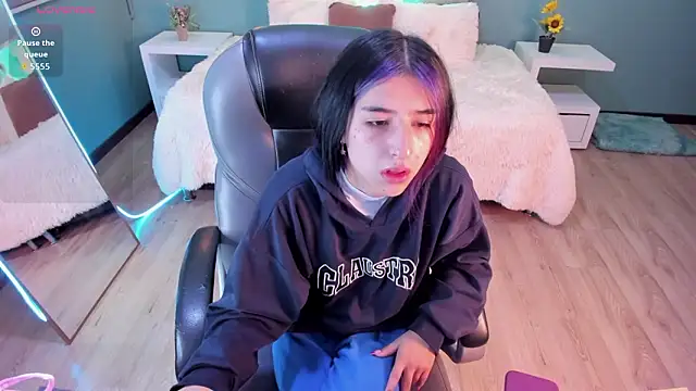 Celeste Rous   online show from 03/19/26, 01:04