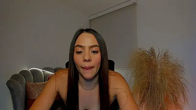 Kamilamonroe online show from 12/23/25, 03:48