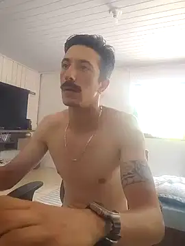 Snapshot of ellgatit chatting on 12/21/25, 01:29 ellgatit online show from 12/21/25, 01:29