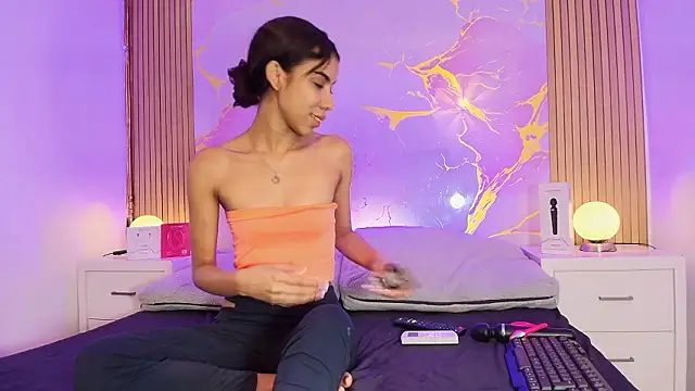 Snapshot of BellaHarpeer chatting on 02/01/26, 02:59 BellaHarpeer online show from 02/01/26, 02:59