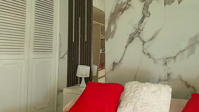 BellaHarpeer online show from 04/14/26, 07:31