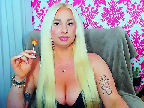 LuxuriaGoddess online show from 01/13/26, 08:03