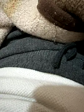 Snapshot of riballll9 chatting on 12/16/25, 04:39 riballll9 online show from 12/16/25, 04:39