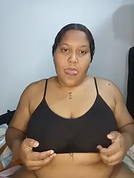 Snapshot of VaneandRossy chatting on 06/18/26, 12:33 VaneandRossy online show from 06/18/26, 12:33