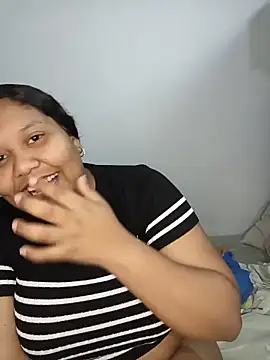 Snapshot of VaneandRossy chatting on 06/19/26, 12:15 VaneandRossy online show from 06/19/26, 12:15