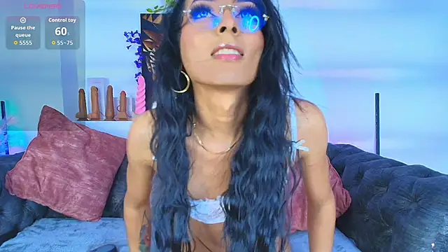 megan luxe  online show from 12/05/25, 07:54