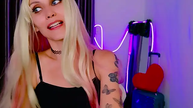 Snapshot of betty_xoxoo chatting on 02/11/26, 11:04 betty xoxoo online show from 02/11/26, 11:04