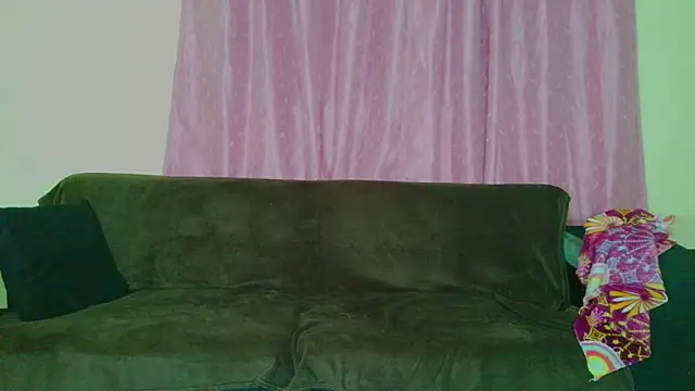 Snapshot of joyshe__vergara chatting on 12/17/25, 04:18 joyshe vergara online show from 12/17/25, 04:18