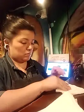 Snapshot of Luna_Maar_ chatting on 12/17/25, 12:05 Luna Maar online show from 12/17/25, 12:05