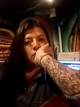 Snapshot of Luna_Maar_ chatting on 12/18/25, 01:55 Luna Maar online show from 12/18/25, 01:55