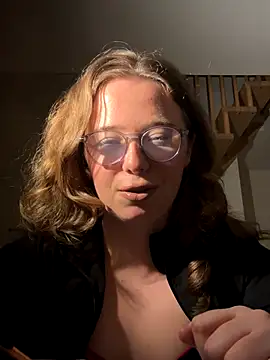 Snapshot of GermanRose chatting on 12/15/25, 07:29 GermanRose online show from 12/15/25, 07:29