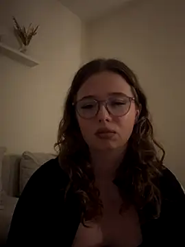 Snapshot of GermanRose chatting on 12/16/25, 08:58 GermanRose online show from 12/16/25, 08:58