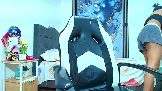 Valentina and sneider  online show from 03/12/26, 07:20