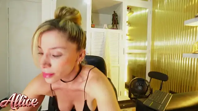 Allice mommy online show from 02/04/26, 07:09