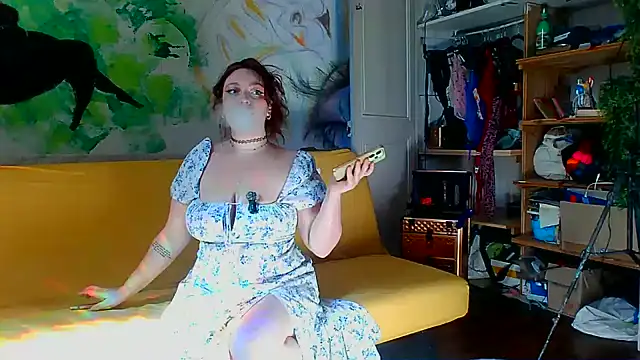 Snapshot of atowiloxx chatting on 06/10/26, 02:16 atowiloxx online show from 06/10/26, 02:16