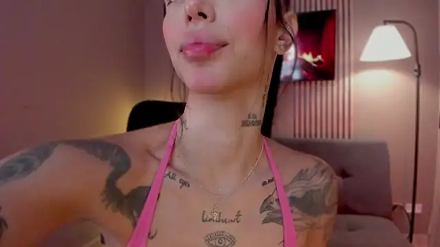 VegaLuxe online show from 01/08/26, 03:47