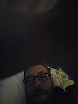 Snapshot of dnich91 chatting on 12/18/25, 02:06 dnich91 online show from 12/18/25, 02:06