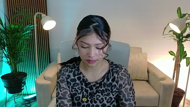 Snapshot of victoria___moon chatting on 01/06/26, 01:15 victoria moon online show from 01/06/26, 01:15