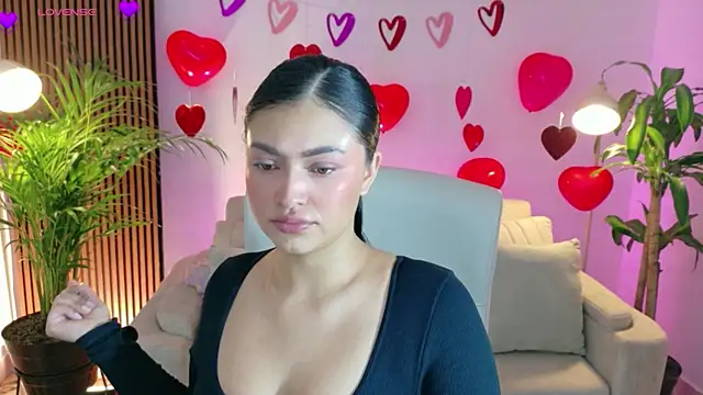 Snapshot of victoria___moon chatting on 02/12/26, 01:06 victoria moon online show from 02/12/26, 01:06