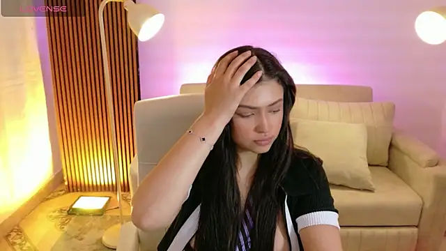 Snapshot of victoria___moon chatting on 02/24/26, 01:31 victoria moon online show from 02/24/26, 01:31