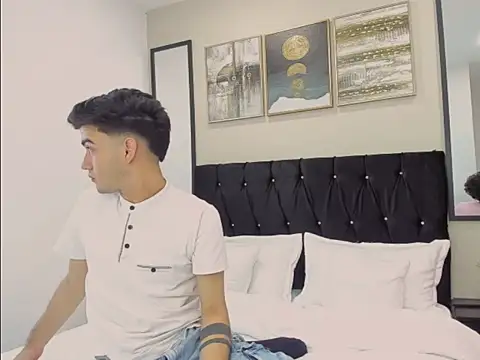 Snapshot of Feiccer_Thomson1 chatting on 12/04/25, 09:01 Feiccer Thomson1 online show from 12/04/25, 09:01