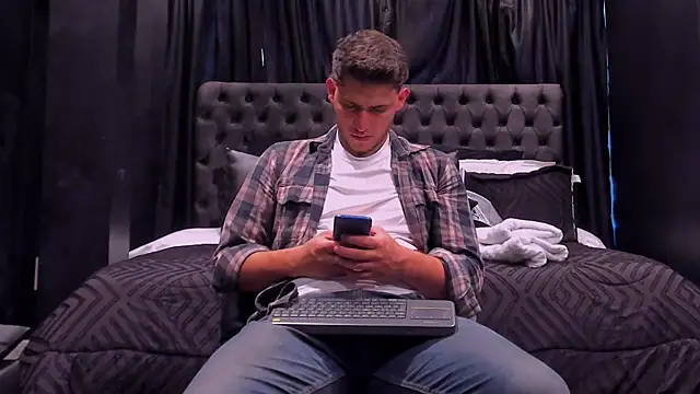 big  friends online show from 04/07/26, 07:25