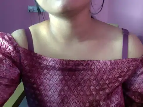 Snapshot of Bad_girl_kayraa_ chatting on 12/15/25, 08:51 Bad girl kayraa online show from 12/15/25, 08:51