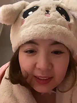 Snapshot of bibi347127 chatting on 12/15/25, 12:37 bibi347127 online show from 12/15/25, 12:37