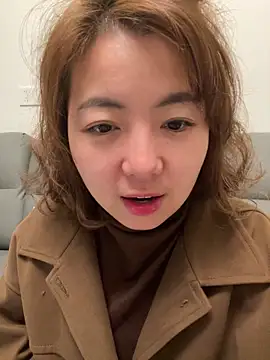 Snapshot of bibi347127 chatting on 12/17/25, 09:04 bibi347127 online show from 12/17/25, 09:04