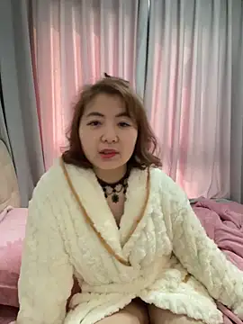 Snapshot of bibi347127 chatting on 12/18/25, 02:50 bibi347127 online show from 12/18/25, 02:50