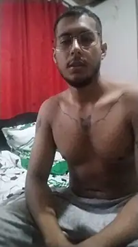 Snapshot of xElXan chatting on 12/15/25, 09:52 xElXan online show from 12/15/25, 09:52